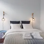 Quiet Charming Flat In Historic Alfama Near Baixa *