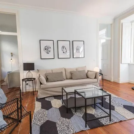 135 C - Quiet Charming Flat In Historic Alfama Near Baixa Lissabon