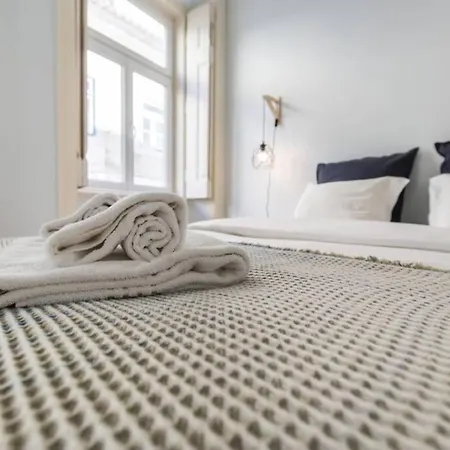 135 C - Quiet Charming Flat In Historic Alfama Near Baixa Apartment