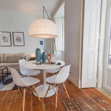 Quiet Charming Flat In Historic Alfama Near Baixa