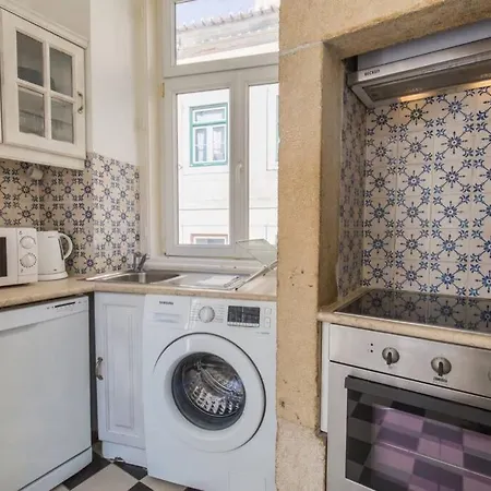 135 C - Quiet Charming Flat In Historic Alfama Near Baixa Apartment Lissabon