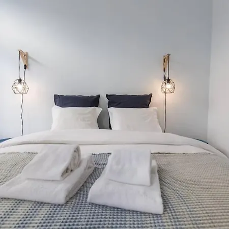 Quiet Charming Flat In Historic Alfama Near Baixa