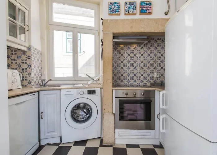 Quiet Charming Flat In Historic Alfama Near Baixa *