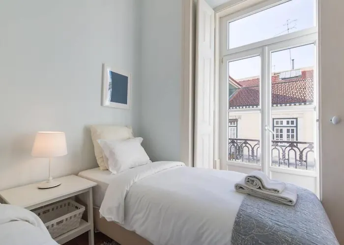 Quiet Charming Flat In Historic Alfama Near Baixa