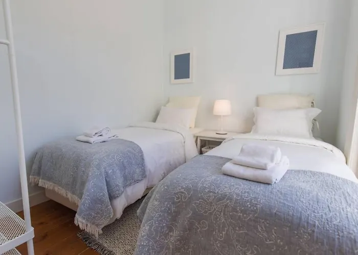Quiet Charming Flat In Historic Alfama Near Baixa *