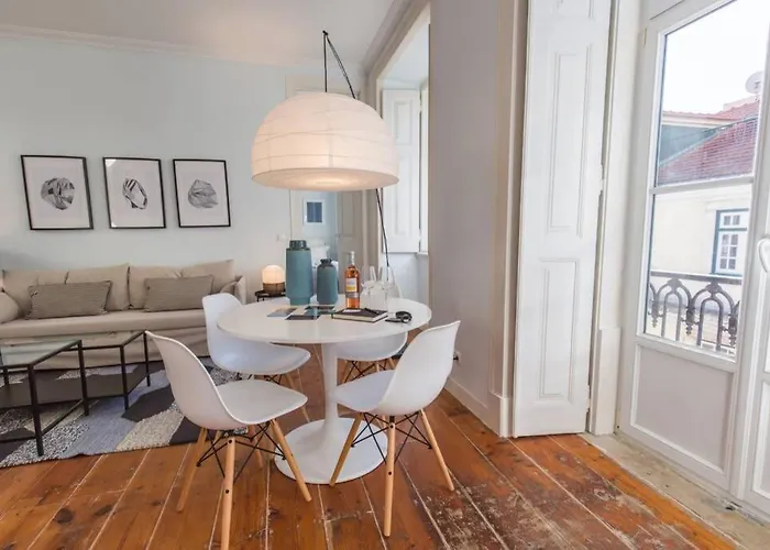 Quiet Charming Flat In Historic Alfama Near Baixa