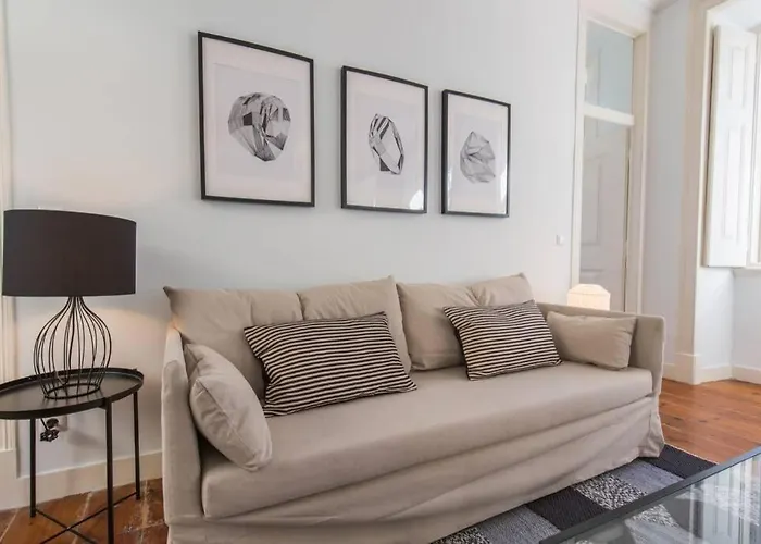 Quiet Charming Flat In Historic Alfama Near Baixa شقة *