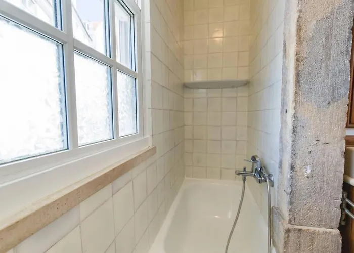 Quiet Charming Flat In Historic Alfama Near Baixa Lisboa