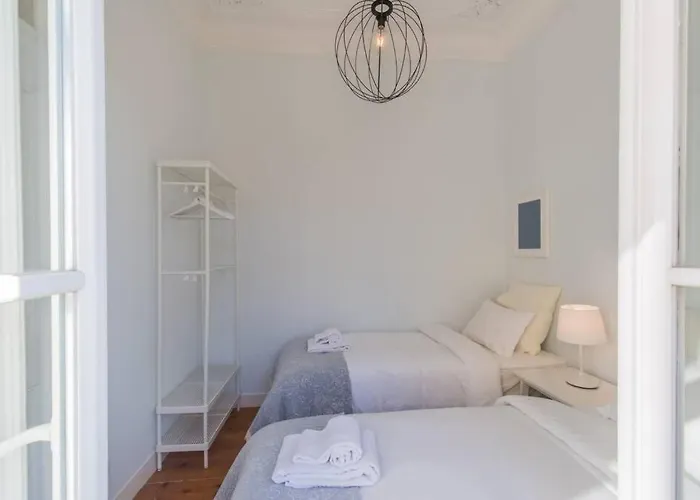 Quiet Charming Flat In Historic Alfama Near Baixa