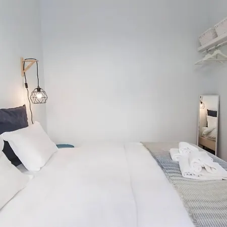 Quiet Charming Flat In Historic Alfama Near Baixa ליסבון