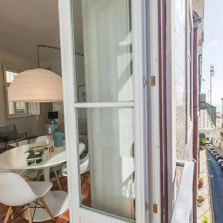 Quiet Charming Flat In Historic Alfama Near Baixa דירה ליסבון